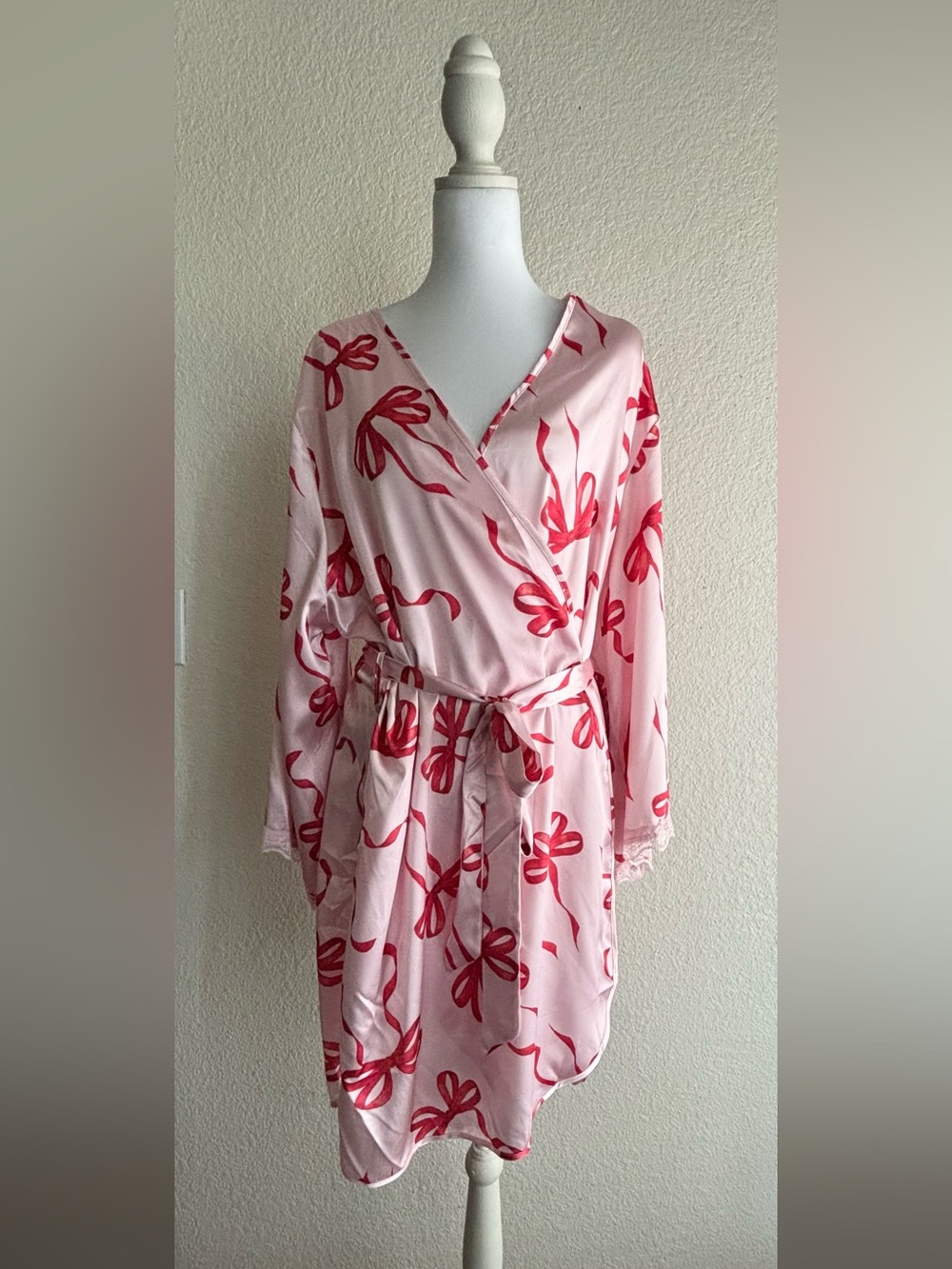 Pink Silky Short Robe with Red Bow Print -New /Amazon fashion